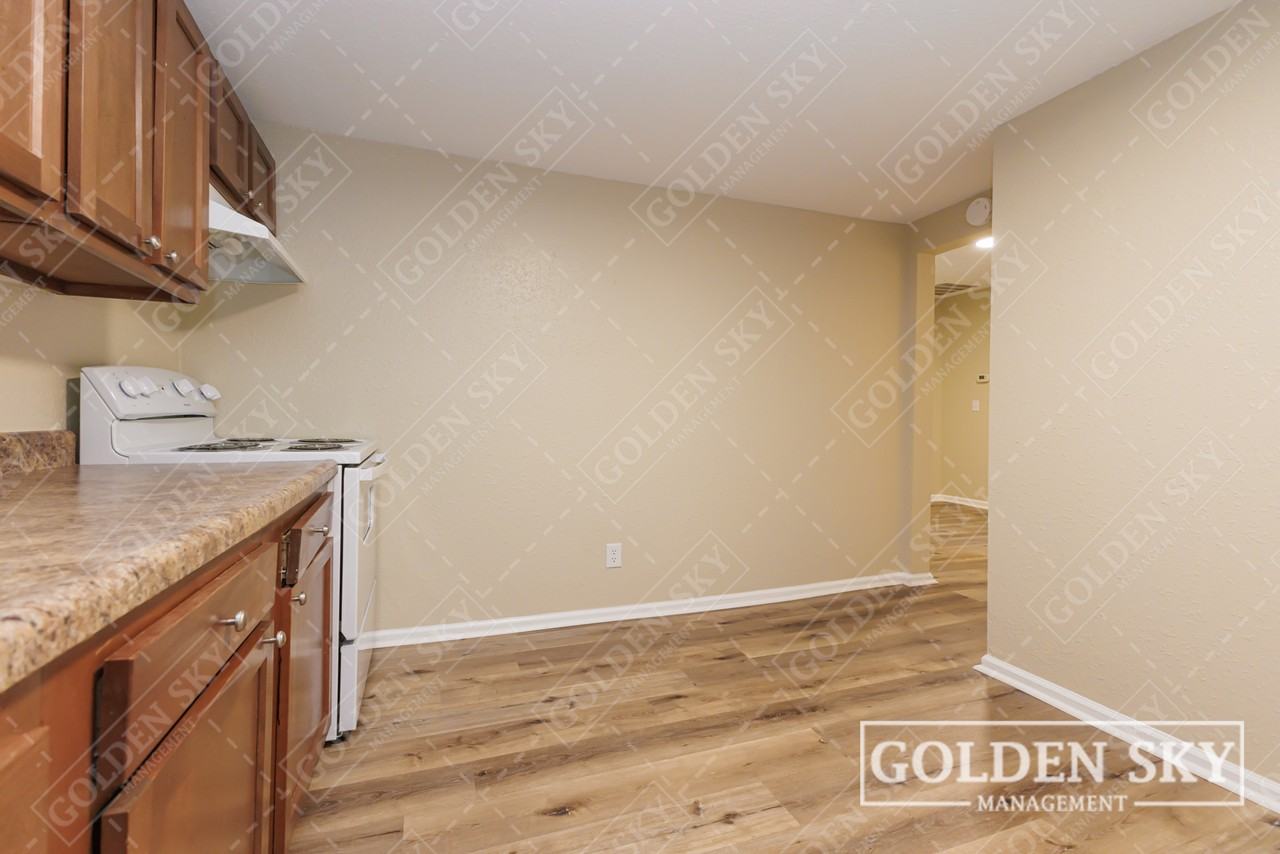 1609 South Gharkey Street - Photo 4 of 8