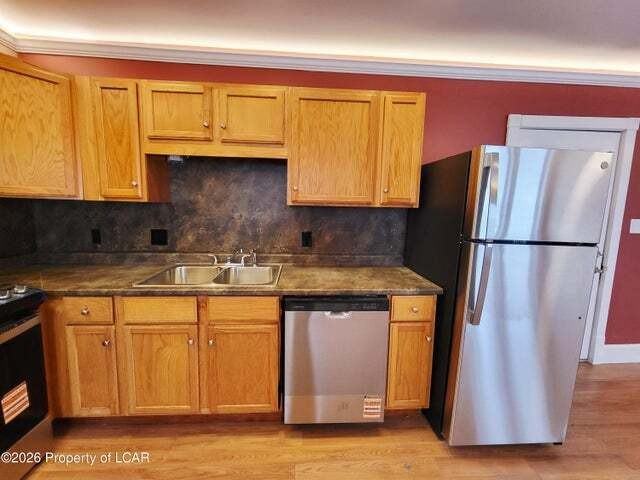 208 Wyoming Avenue - Photo 4 of 14