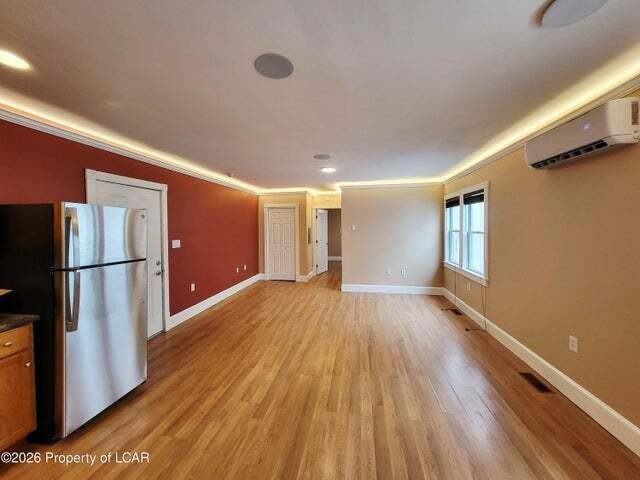 208 Wyoming Avenue - Photo 7 of 14