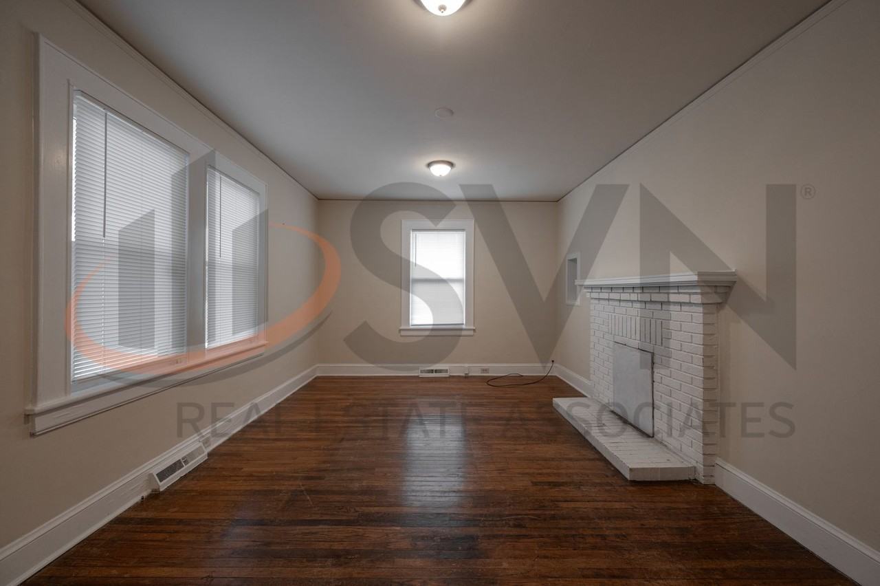 2809 Hillsborough Rd - Photo 3 of 18