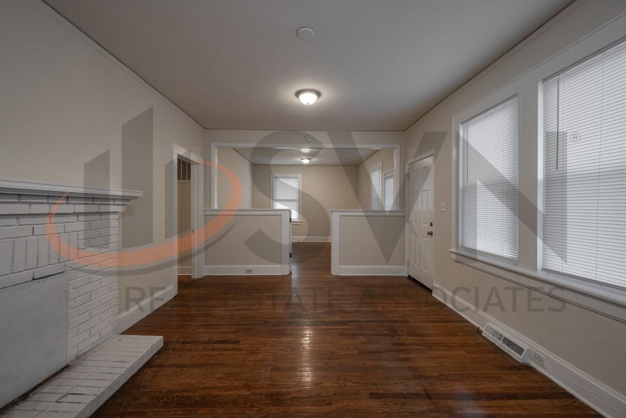 2809 Hillsborough Rd - Photo 4 of 18