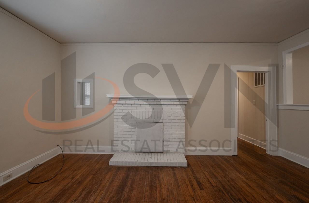 2809 Hillsborough Rd - Photo 5 of 18