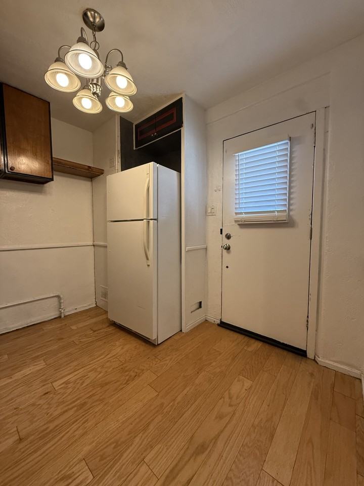 259 East 4800 South - Photo 4 of 26