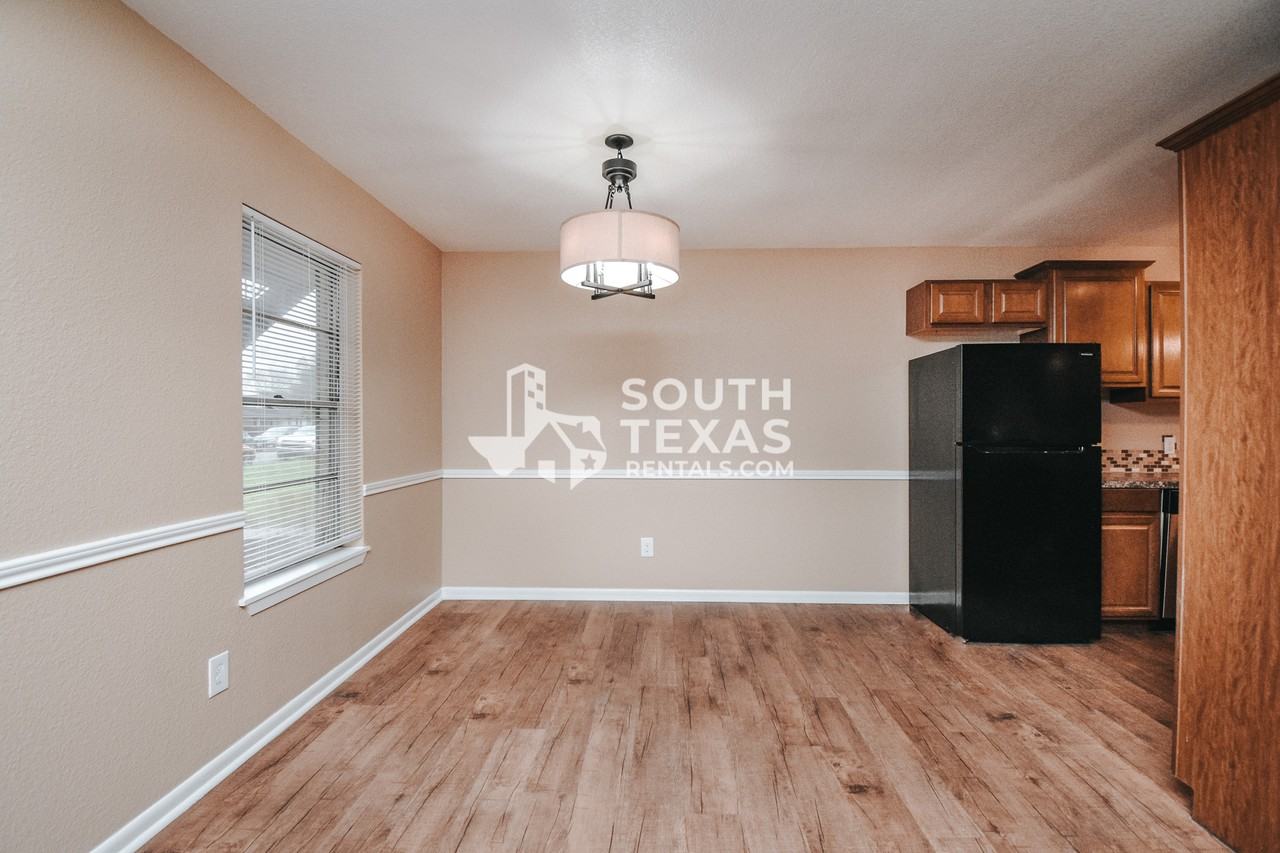 Sherwood Townhomes - Photo 3 of 13