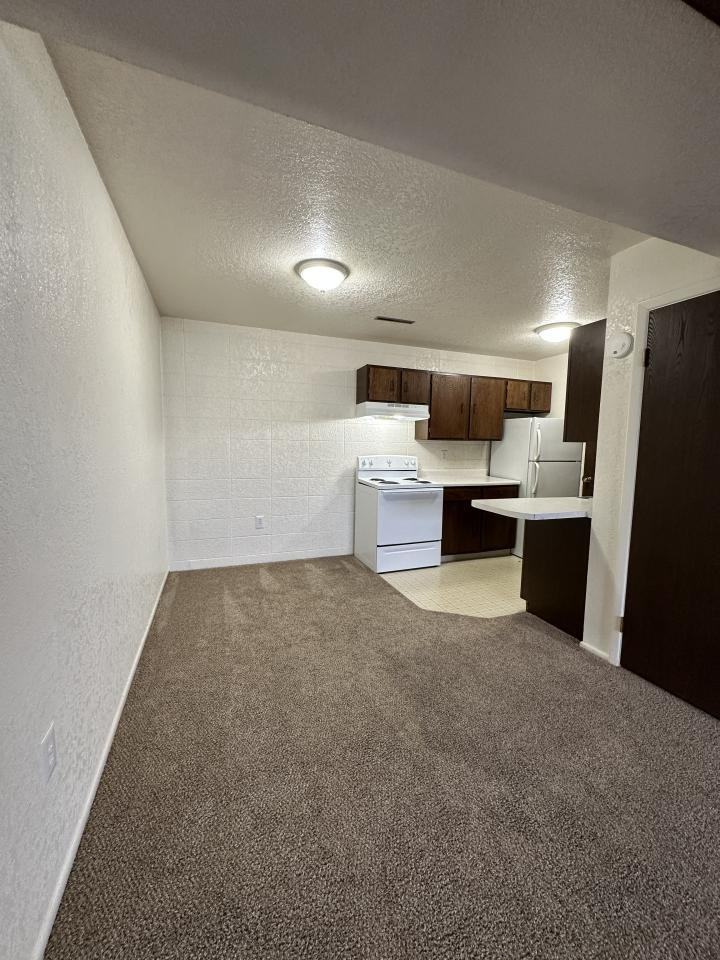 1141 28th St W #11 - Photo 5 of 10