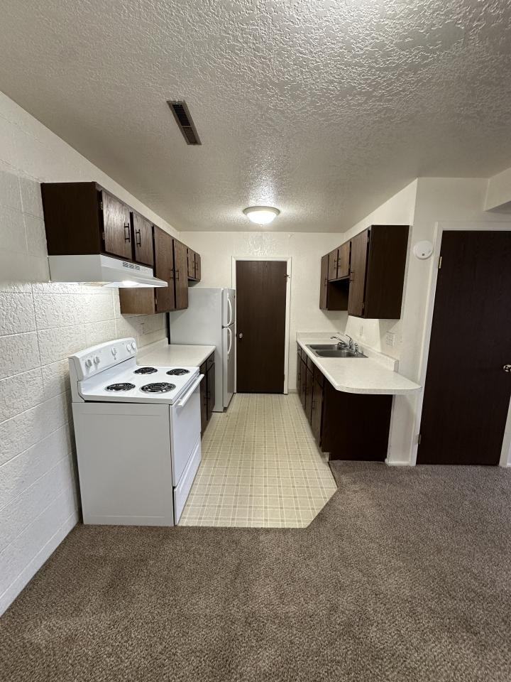 1141 28th St W #11 - Photo 6 of 10