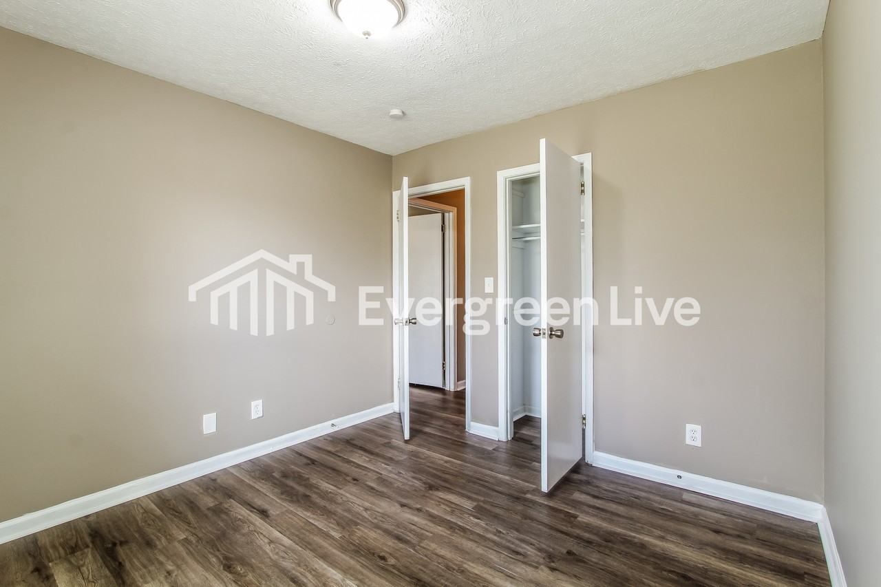 1913 Alderpoint Dr - Photo 6 of 15