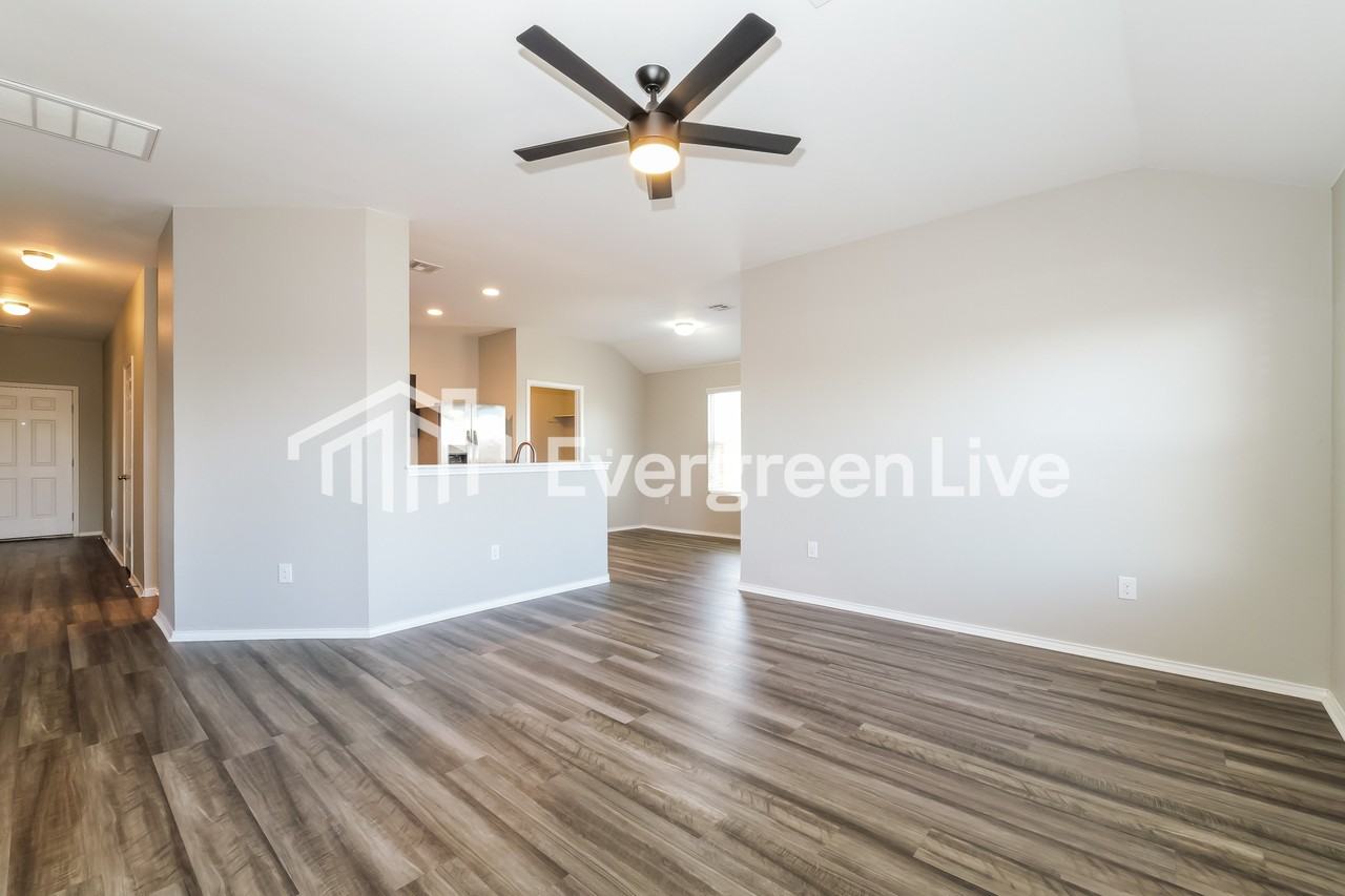 11505 Nw 100th St - Photo 2 of 15