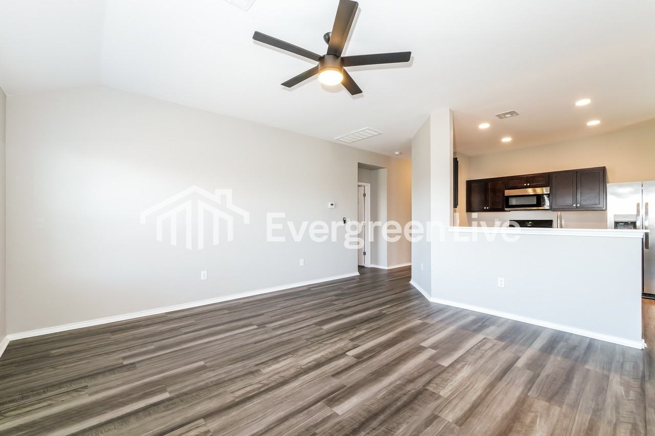 11505 Nw 100th St - Photo 3 of 15