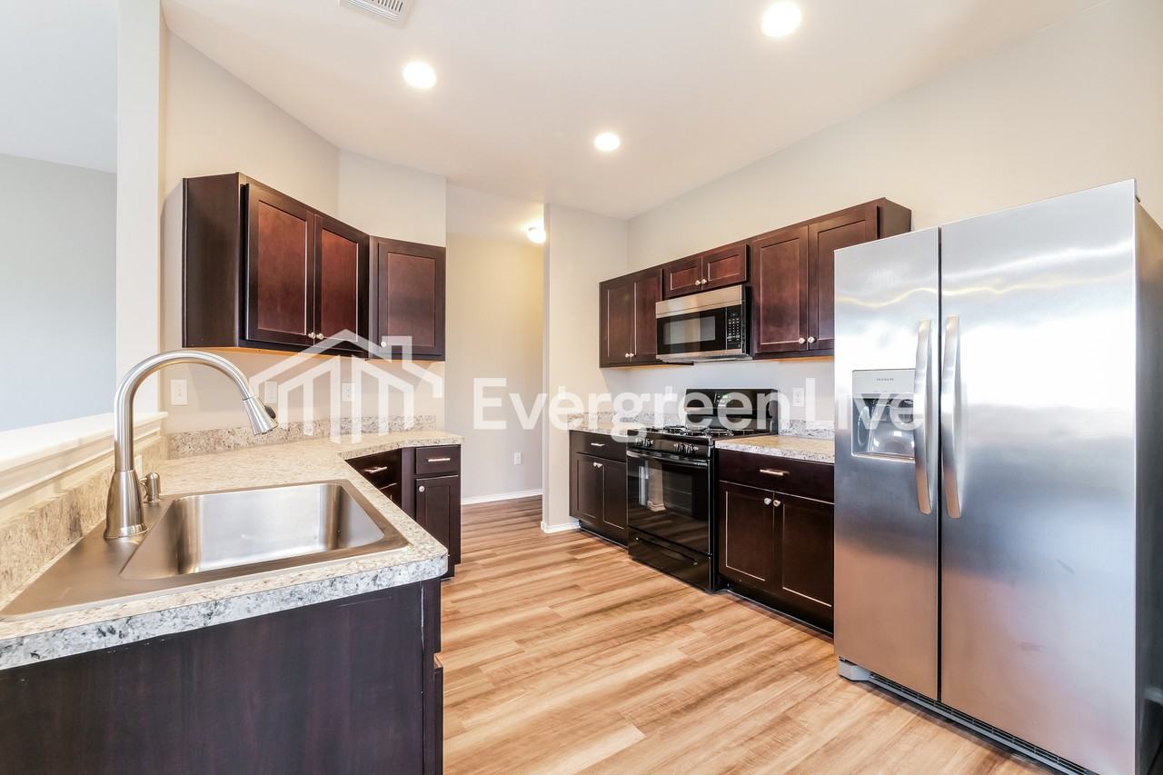 11505 Nw 100th St - Photo 5 of 15