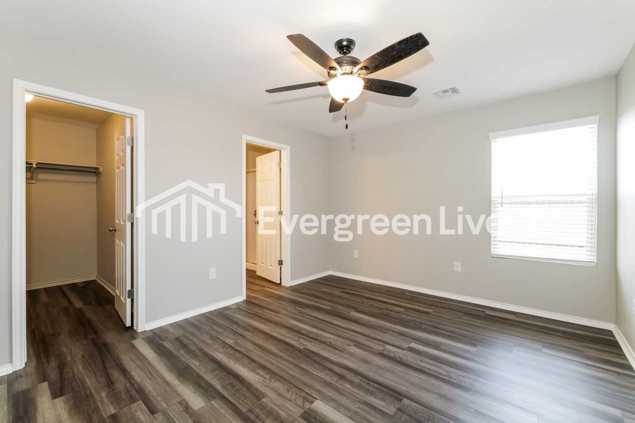 11505 Nw 100th St - Photo 7 of 15