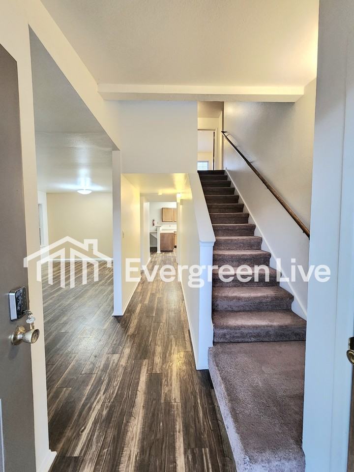 4117 Lew Wallace Dr - Photo 3 of 20