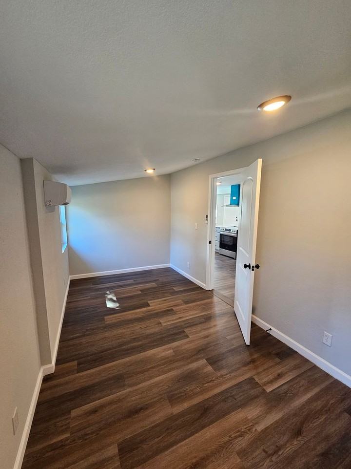 116 Arms Rd - Photo 7 of 13