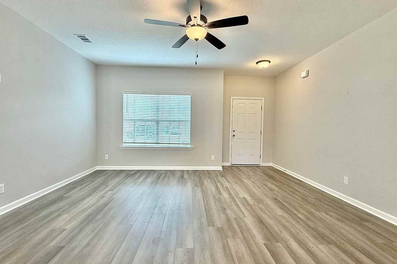 200 Joann Lewis Ln - Photo 3 of 41