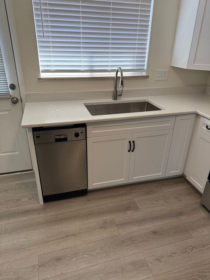 6014 S Prince St - Photo 4 of 19