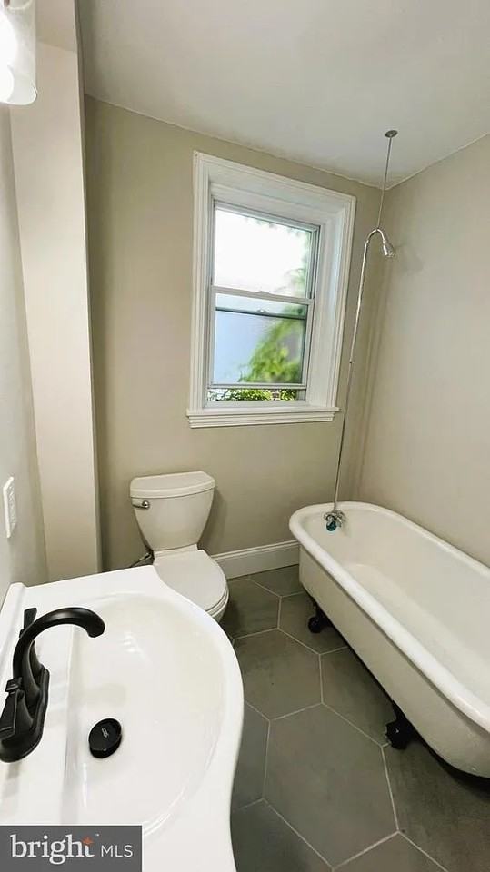 3828 Manayunk Ave - Photo 2 of 10