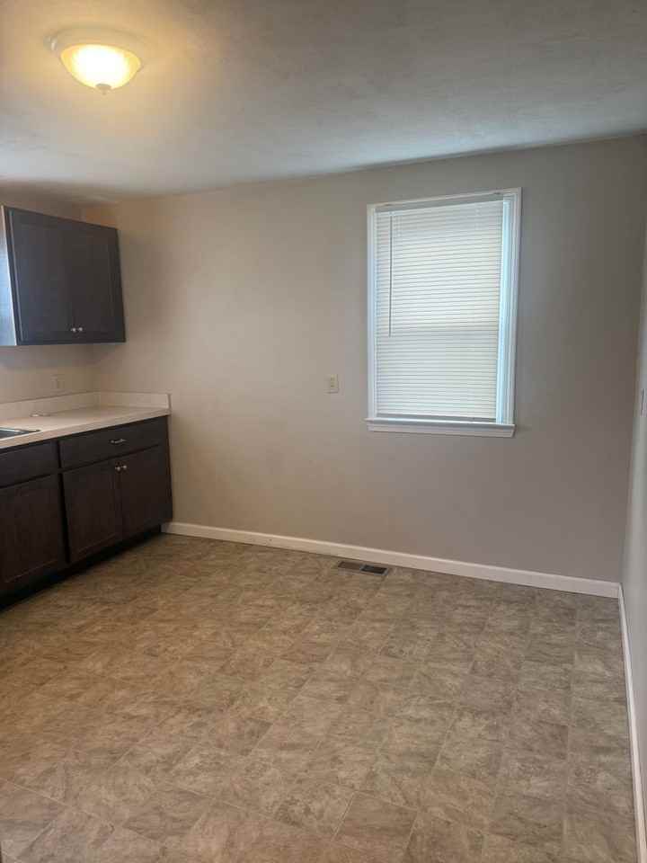 108 Parker Ave - Photo 5 of 14