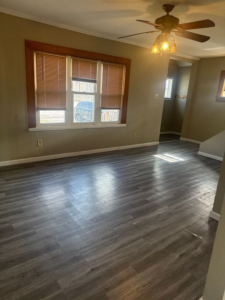 106 Harrington St - Photo 2 of 12