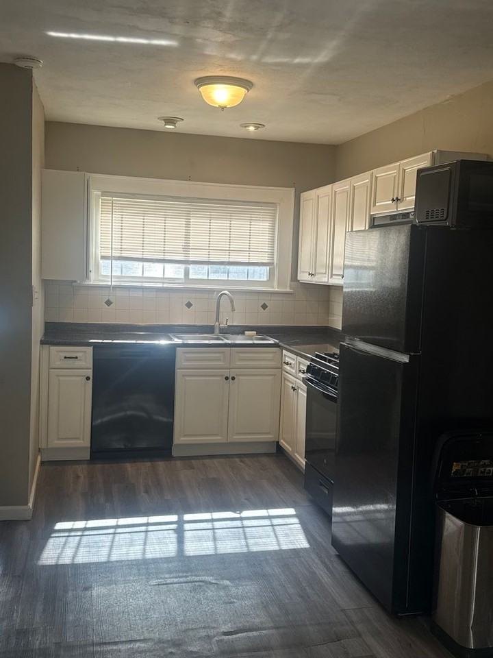 106 Harrington St - Photo 6 of 12