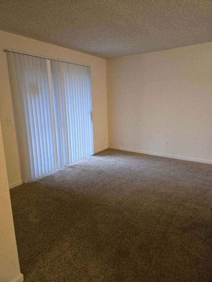 226 Yelton Ct - Photo 4 of 8