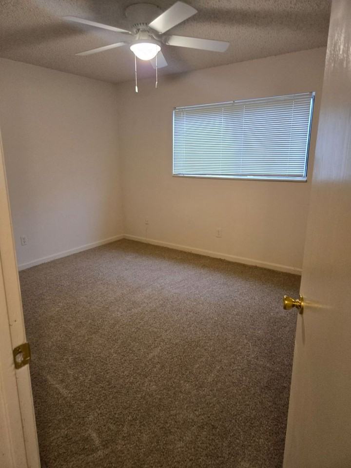 226 Yelton Ct - Photo 5 of 8