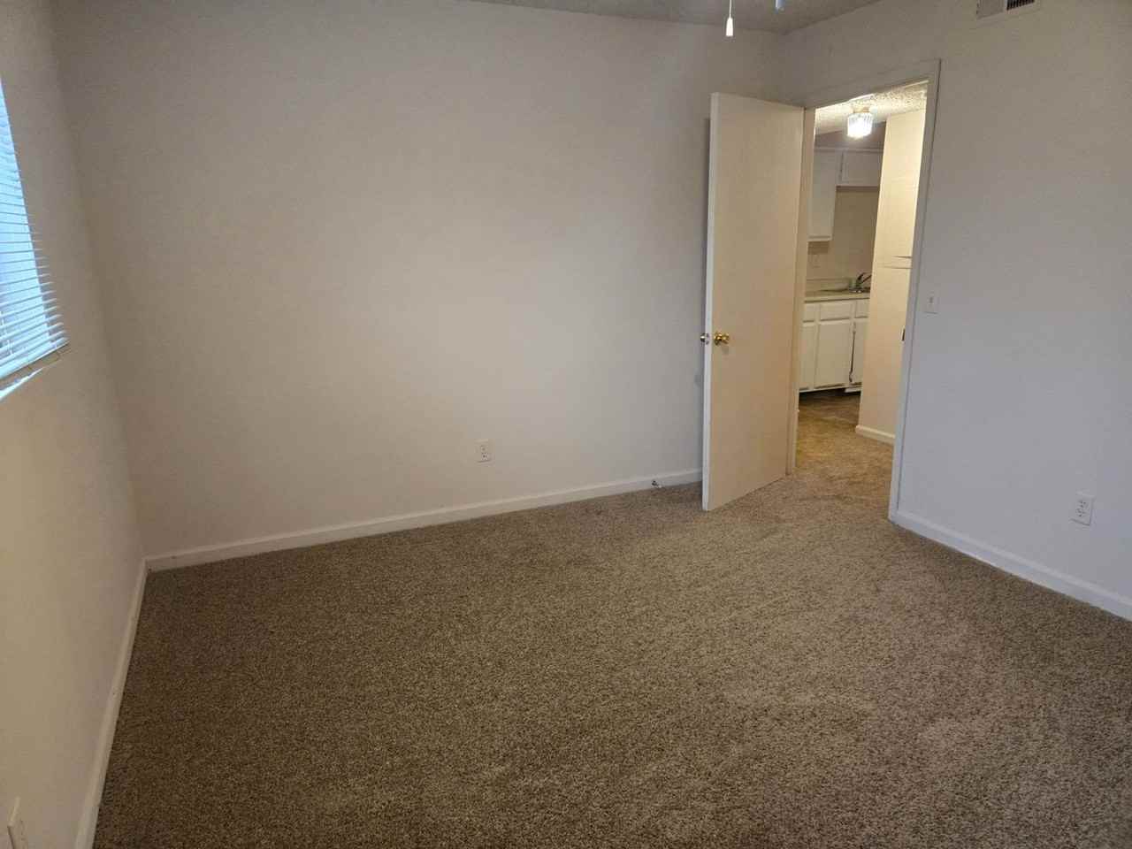 226 Yelton Ct - Photo 6 of 8