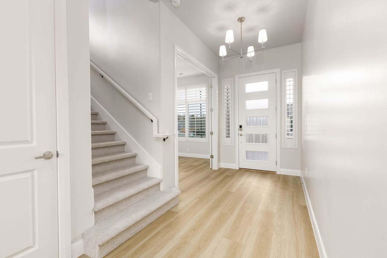 2588 2588 E Suniva Way - Photo 5 of 27