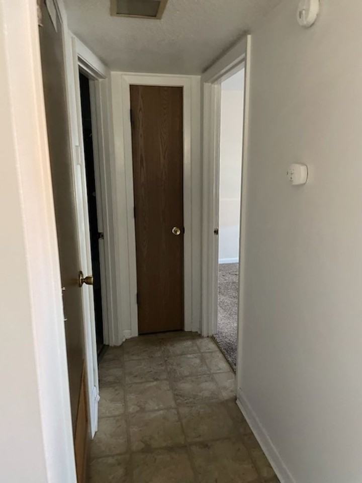 2 Southpark 1026, 1-8 - #2 - Photo 2 of 5