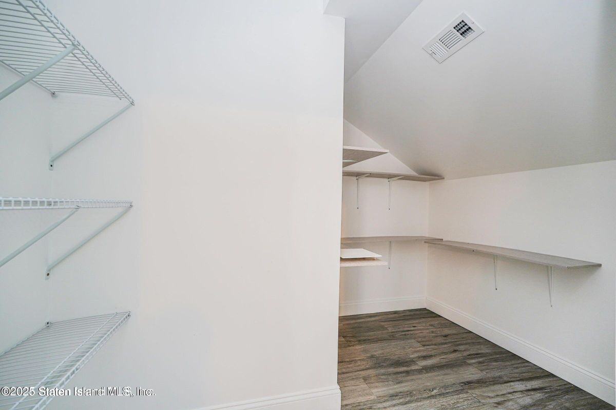 162 Edgegrove Ave ##2 - Photo 3 of 16