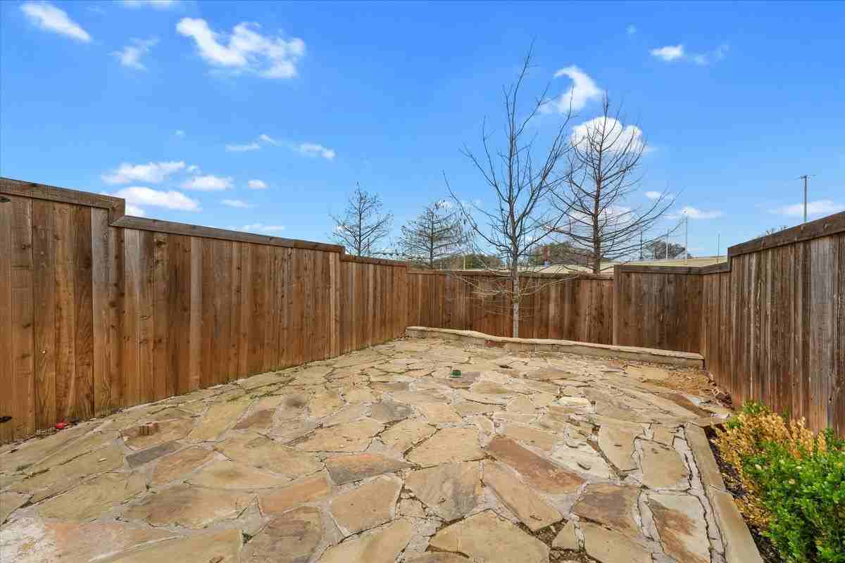 8015 Sunflower Ln - Photo 2 of 19