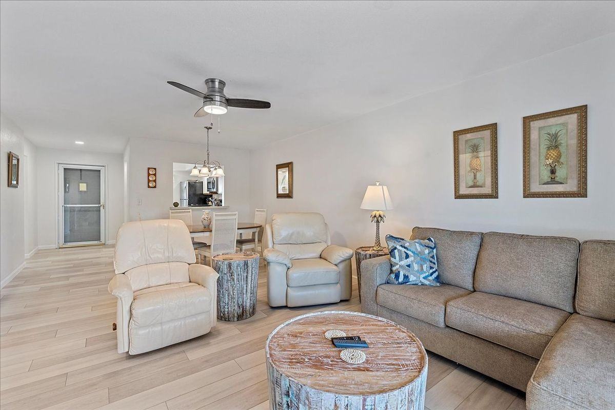 320 Mission Trl N ##B - Photo 3 of 11