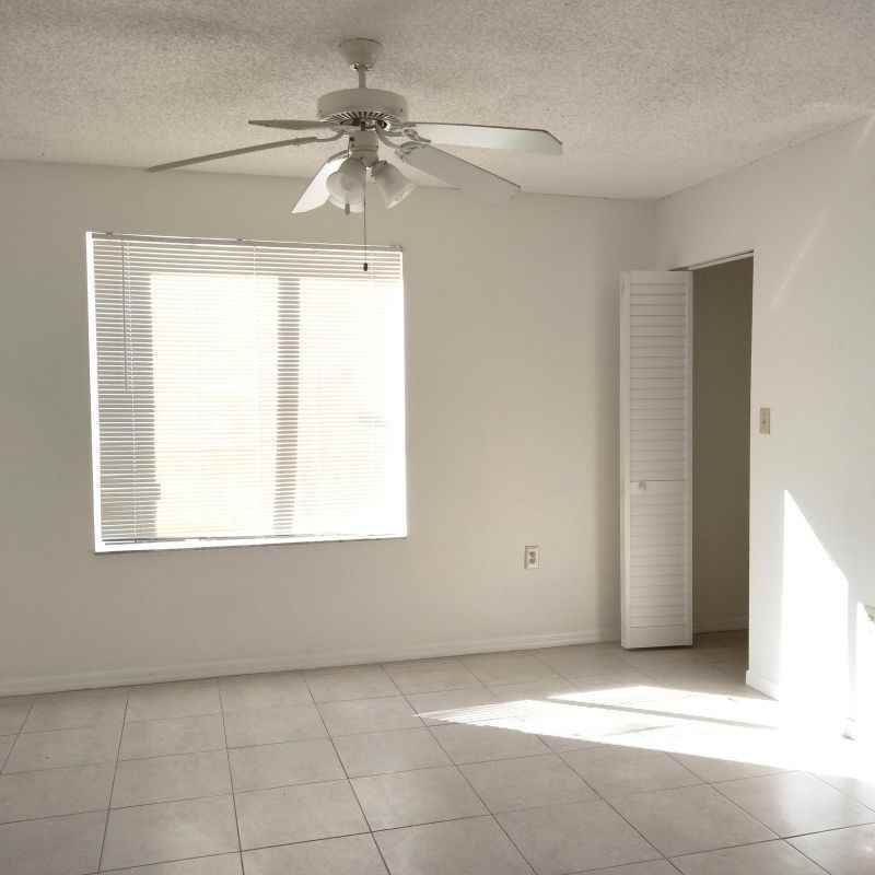 17101 Glenmoor Dr - Photo 6 of 9