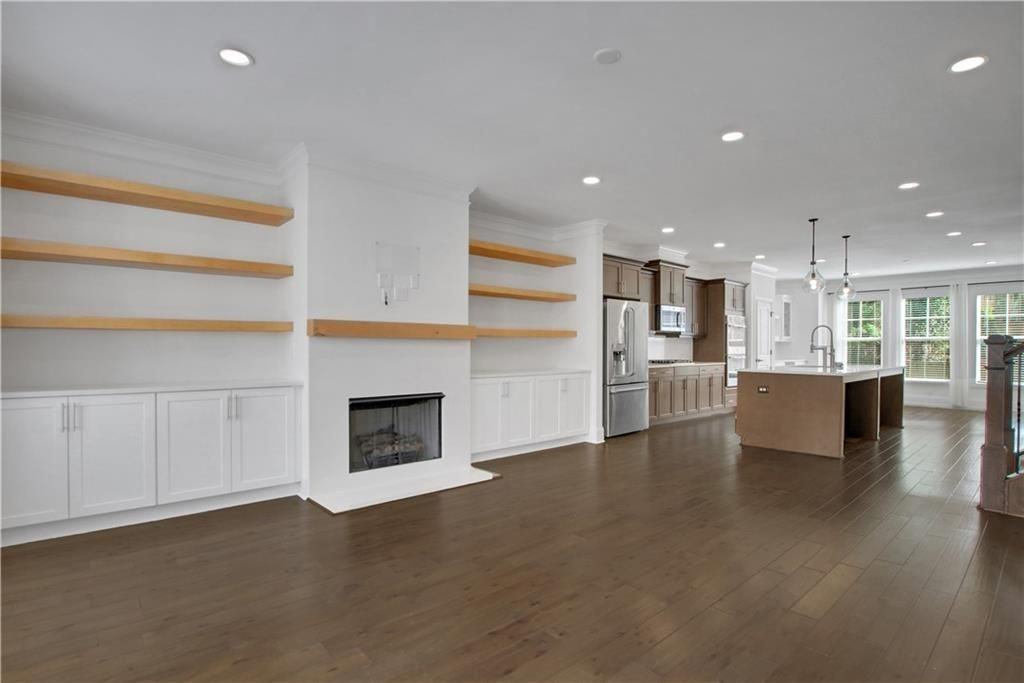 1278 Linden Ct Ne - Photo 5 of 42