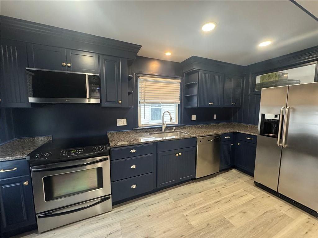 591 Main St - Photo 4 of 15