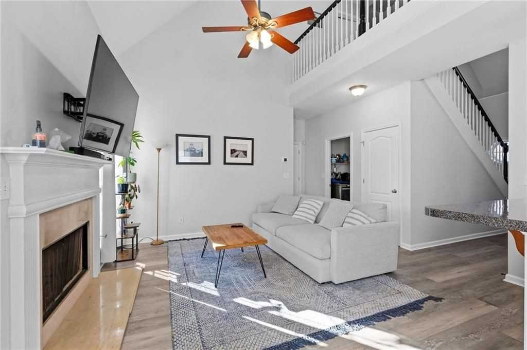 293 Jordan St Se - Photo 2 of 26