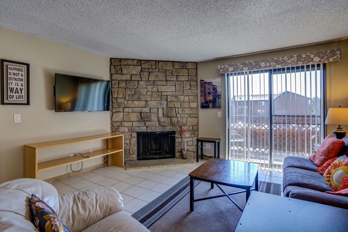 431 Wright St - Photo 3 of 21