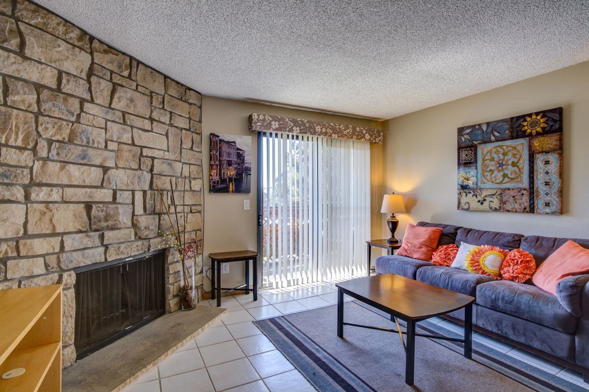 431 Wright St - Photo 7 of 21