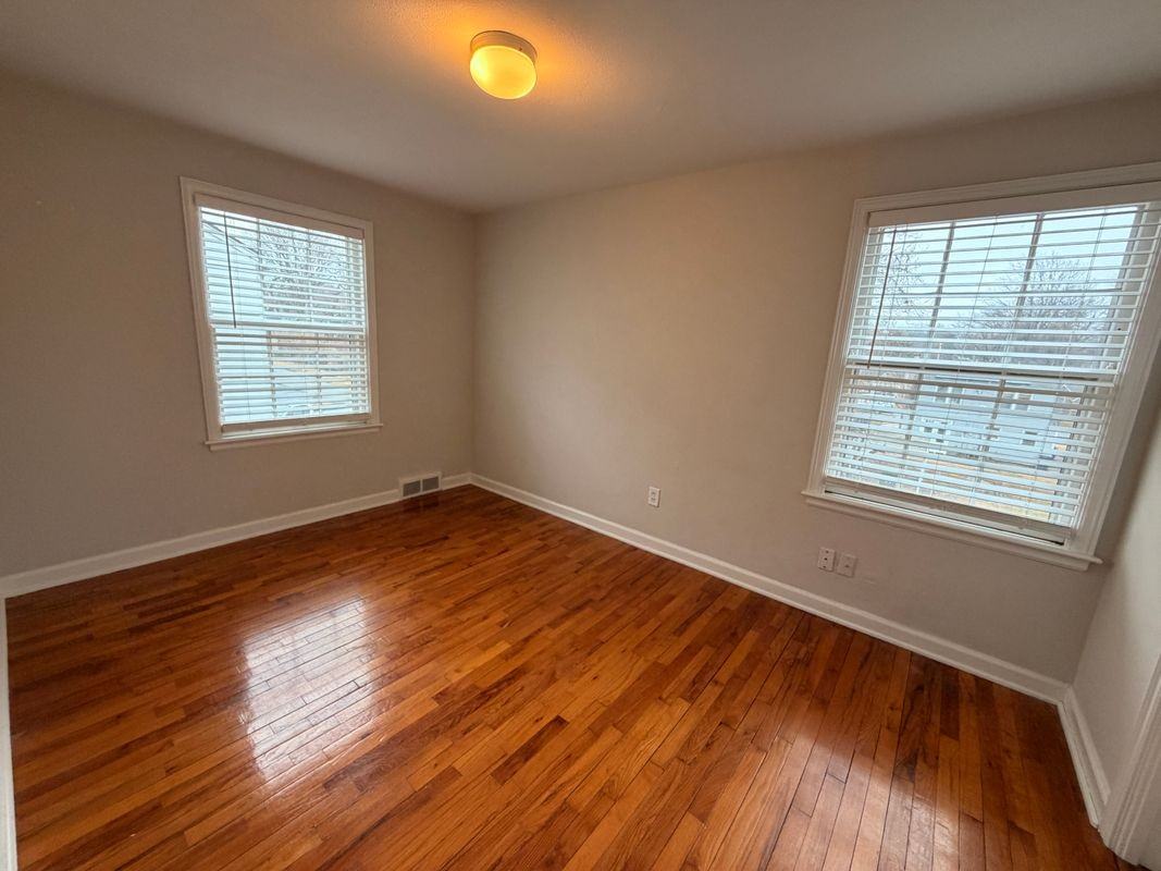 7233 Wyandotte St - Photo 3 of 14