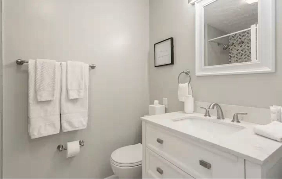 549 University Ave - Photo 5 of 13