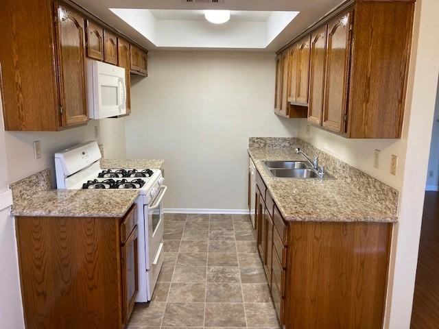 449 E Providencia Ave - Photo 7 of 36