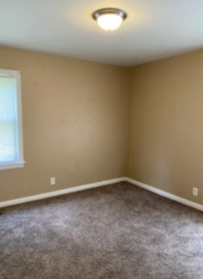 436 Gary Hills Dr - Photo 5 of 10