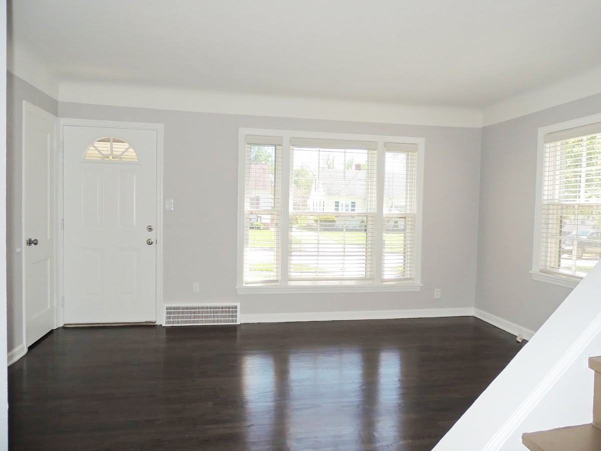 5683 Wellington Rd - Photo 2 of 15