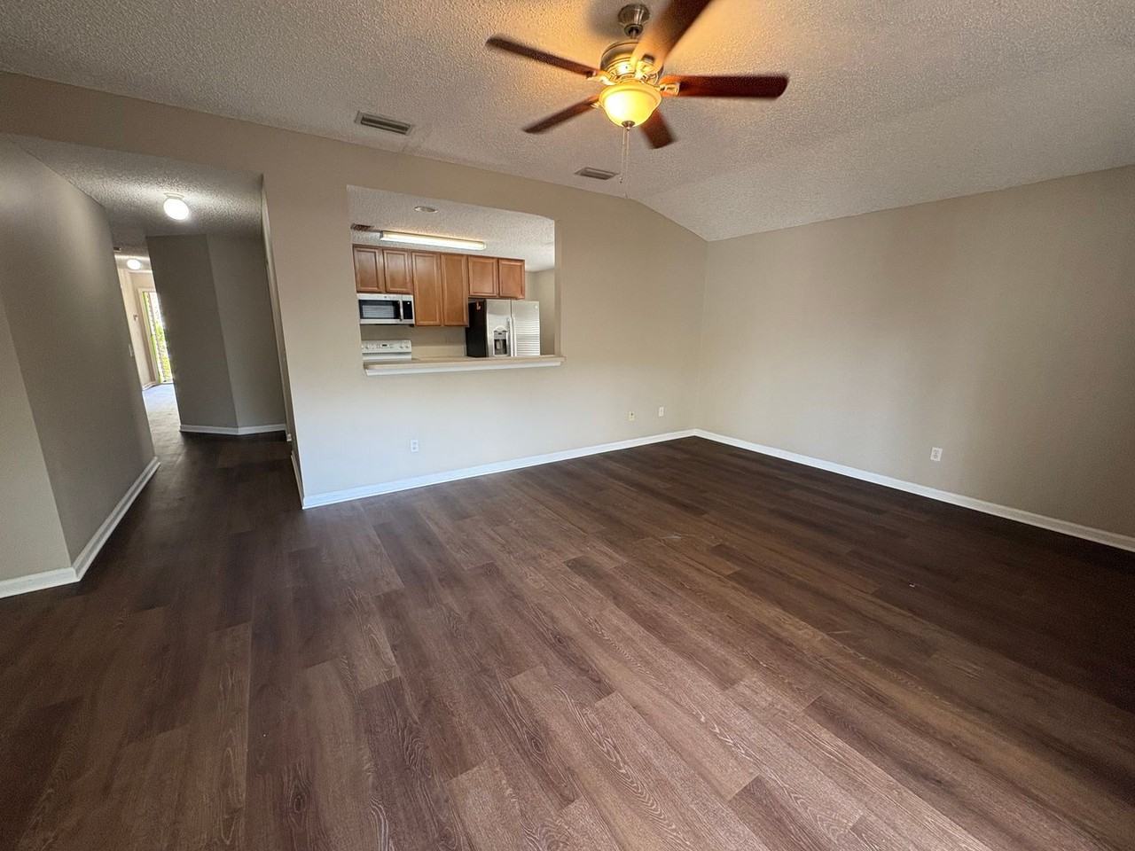 2578 Carson Oaks Dr - Photo 3 of 14