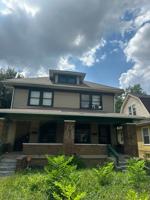 featured image of 636 N Oakland Ave