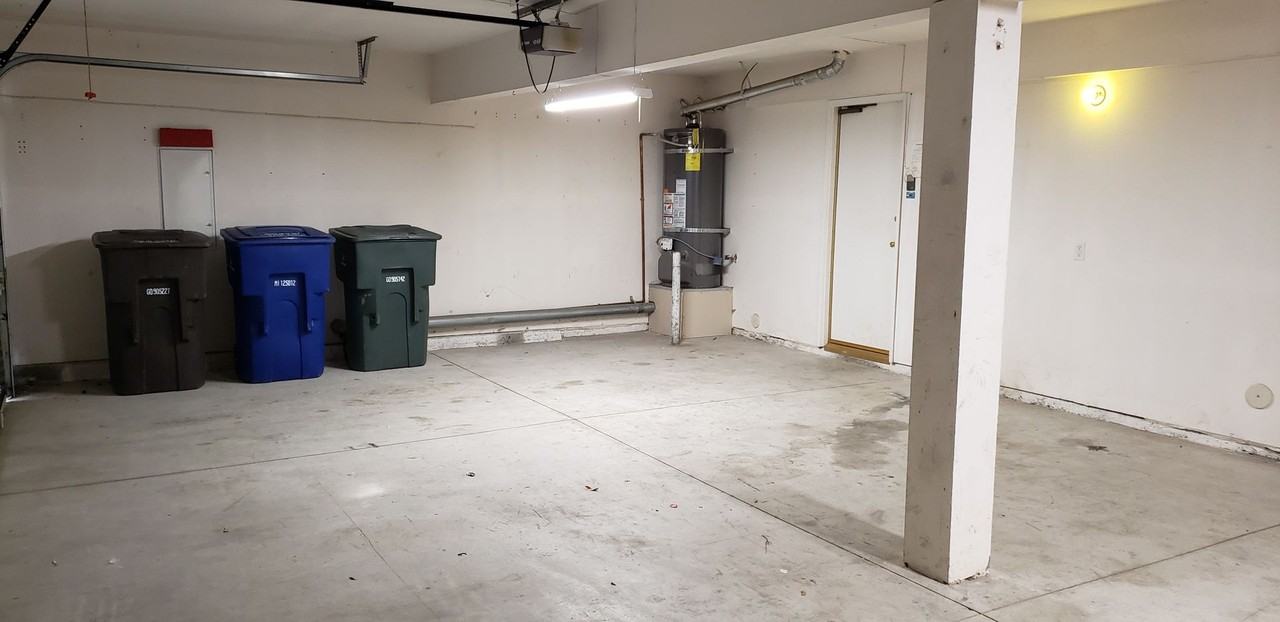 7621 Kelty Dr - Photo 3 of 38