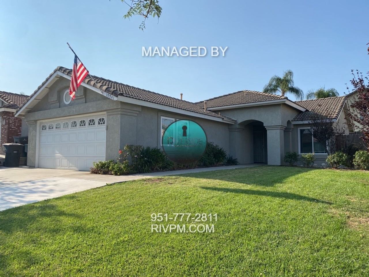 19941 Windwood Cir - Photo 2 of 22