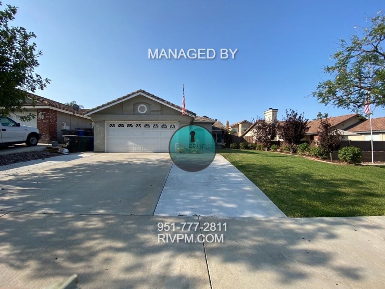 19941 Windwood Cir - Photo 4 of 22