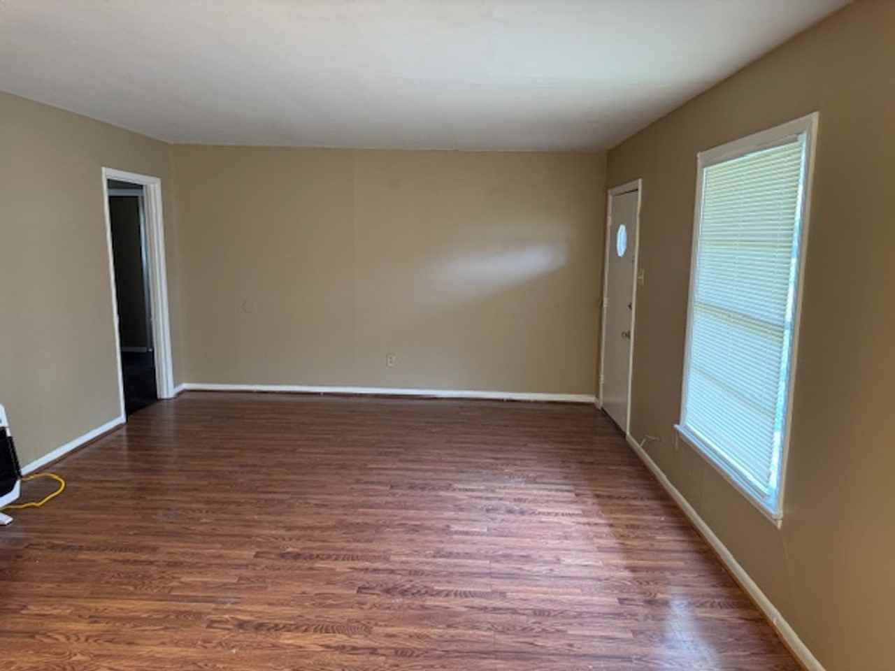 1019 Peyton Ave - Photo 4 of 9