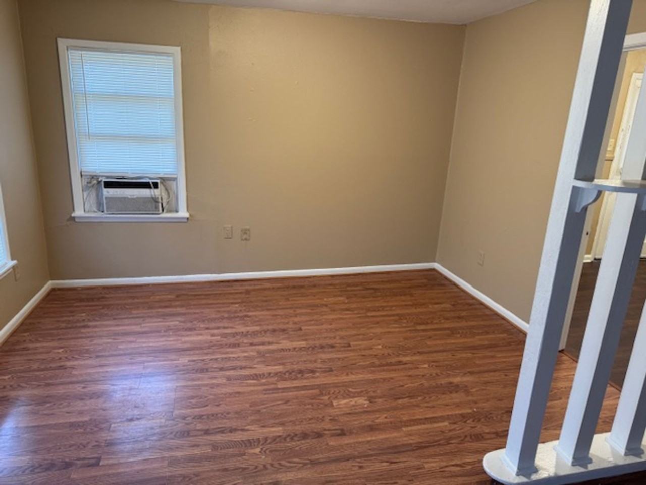 1019 Peyton Ave - Photo 6 of 9