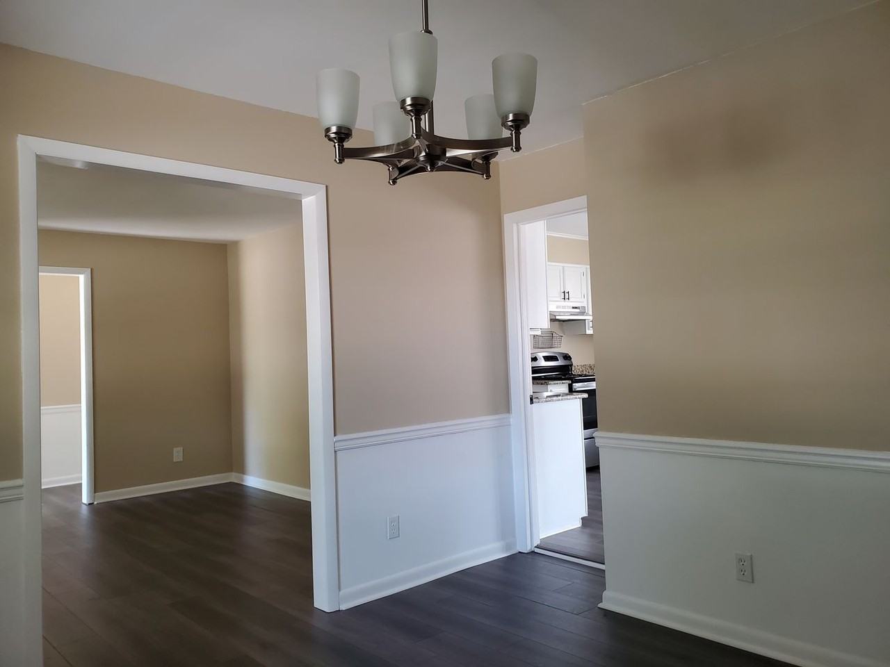 1960 Windlock Dr - Photo 3 of 24